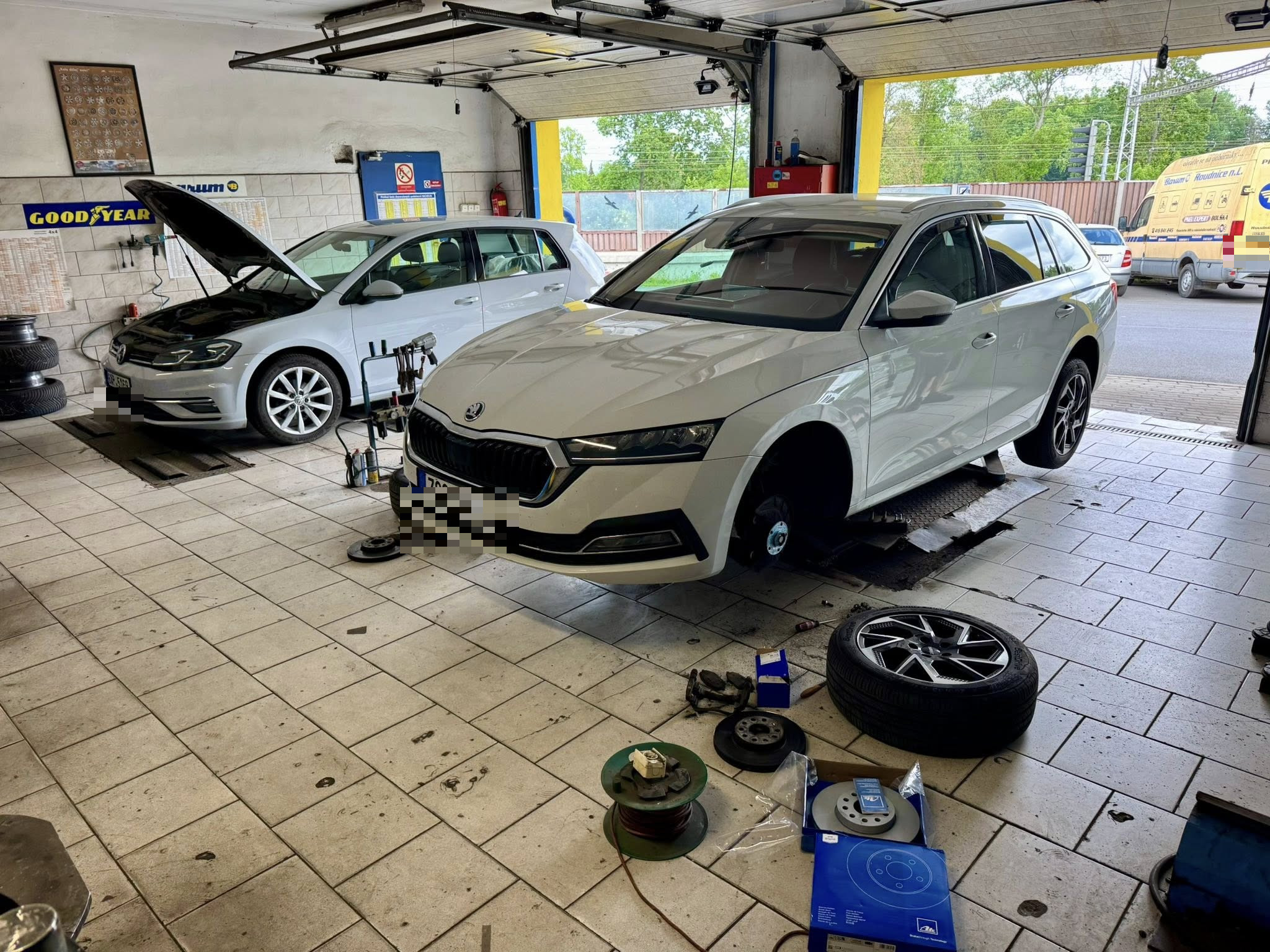 Pneuservis Přezouvání kol Škoda Superb – pneuservis AUTO BOUŠKA