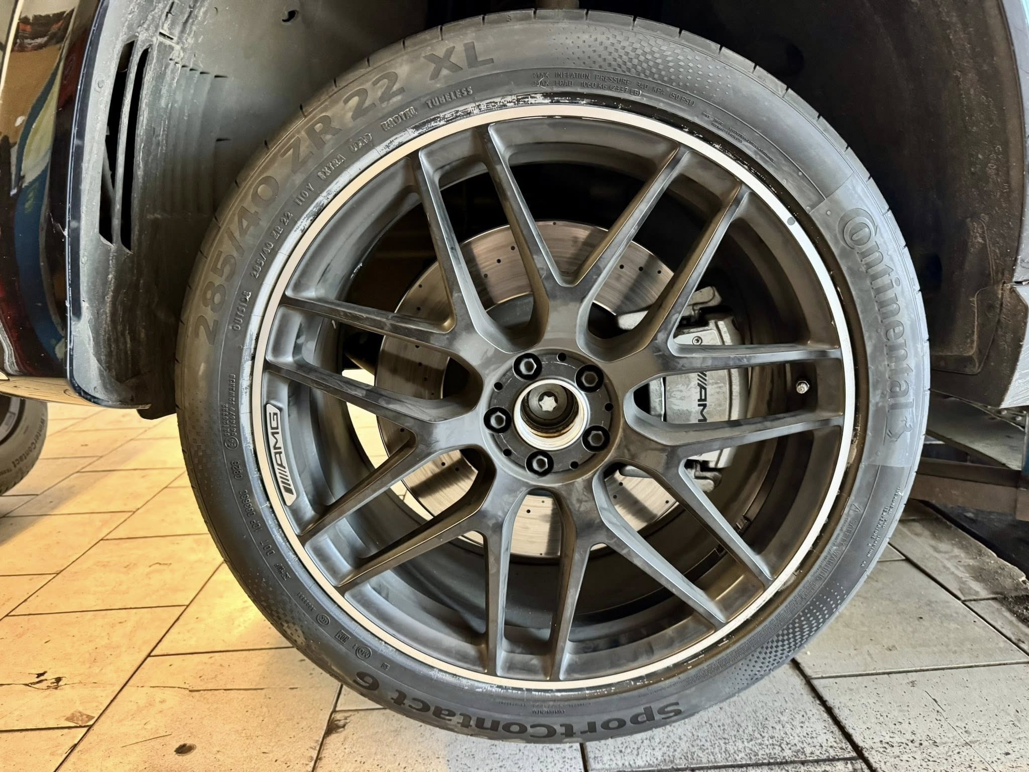 Detail alu kola s pneumatikou Continental – pneuservis AUTO BOUŠKA Roudnice